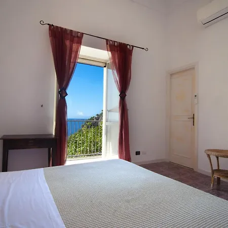 Francesca Penzion Positano